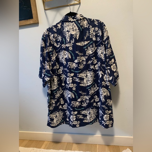 Disneyland Resort Trader Mick’s Mickey Hawaiian Shirt - Picture 5 of 5
